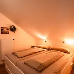 Ferienhaus Viereck - 2-5 Personen, Inkl Waeschepakete * Rettin
